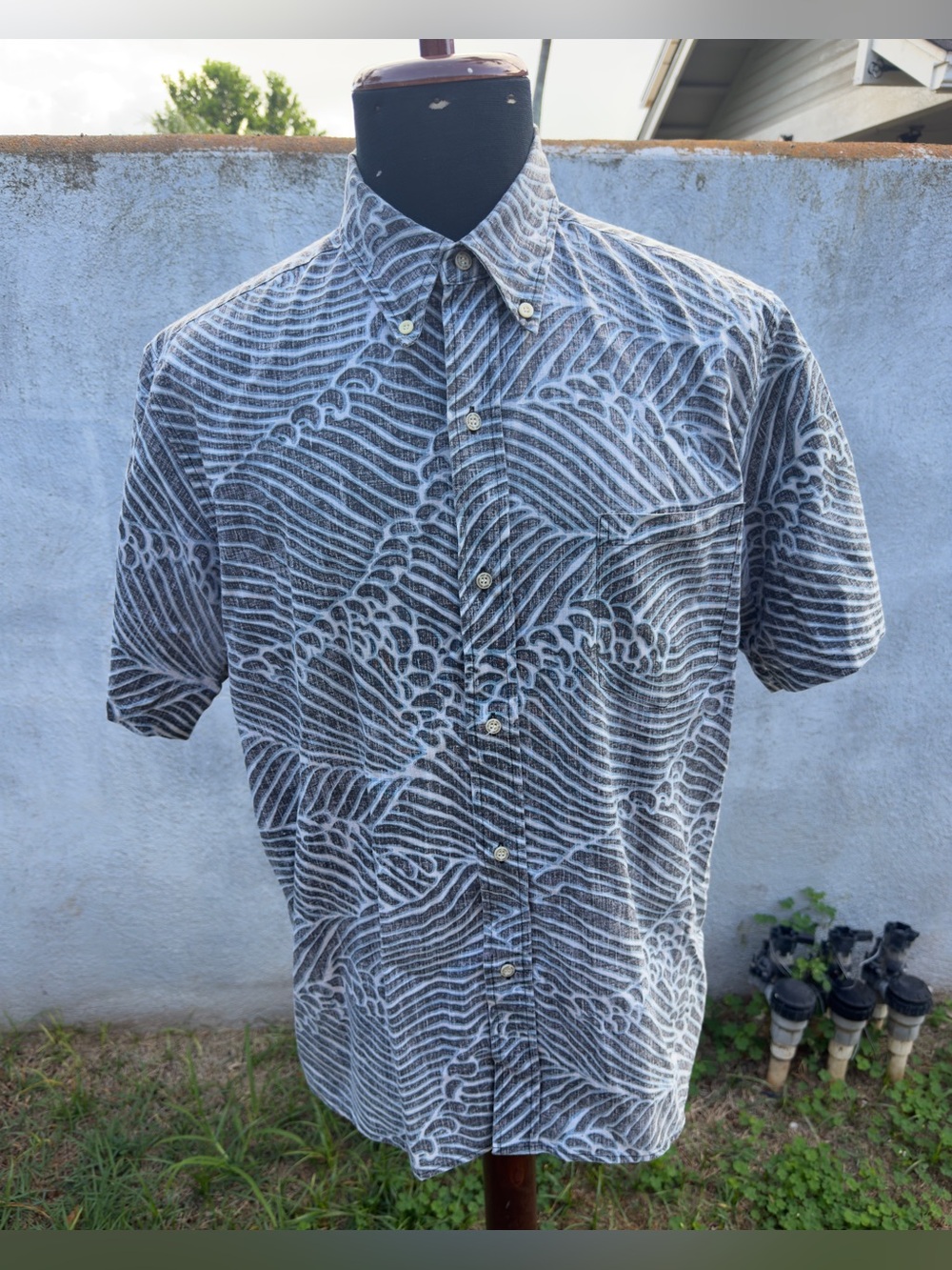 PreOwned Reyn Spooner Classic Hawaiian Print Full Button Men's Large